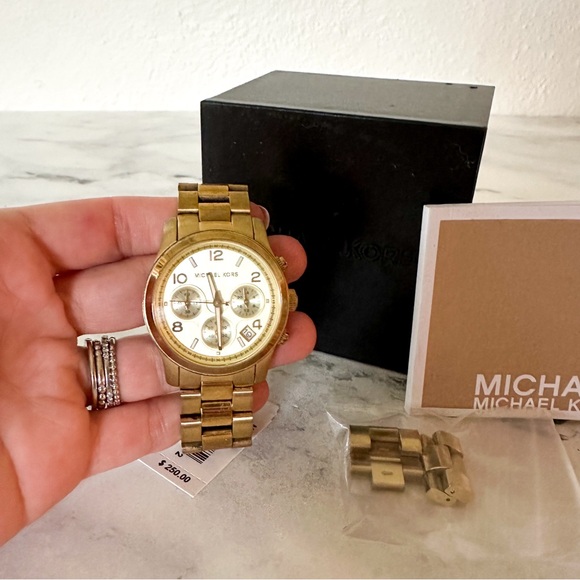 Michael Kors Womens Gold Tone Runaway 38mm Quartz Stainless Steel Watch main image 5